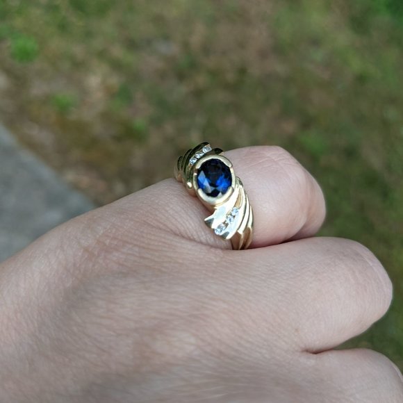 14k Solid Gold Vintage Sapphire Diamond Ring - Picture 7 of 12